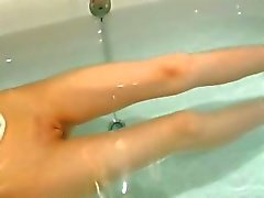 18yo skinny girl fingering in a whirpool