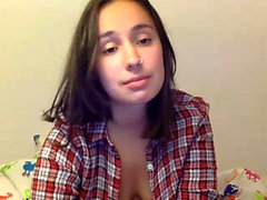 Cute Amateur Webcam Girl Showing All Of Her Body On Webcam