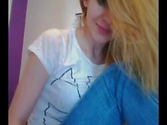 Hot Blonde Prettywoman teases on webcam - myfreecamgirls