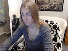 Blonde teen toys pussy on webcam
