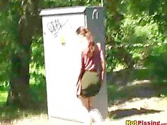 Pissing-2